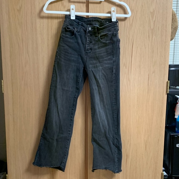 American Eagle Cropped Flare Jeans - Picture 6 of 9